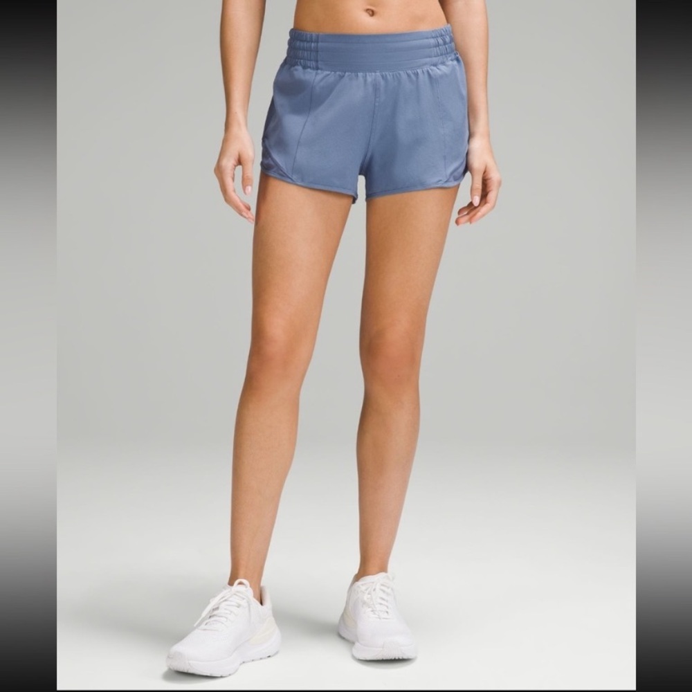 lululemon athletica Hotty Hot Short 2.5" Steel Blue size 4 🐳🩵🏃‍♀️💨